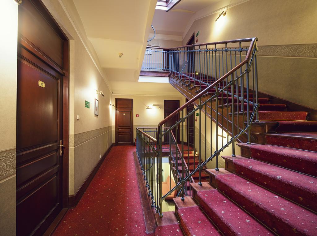 Calliope Apartment *